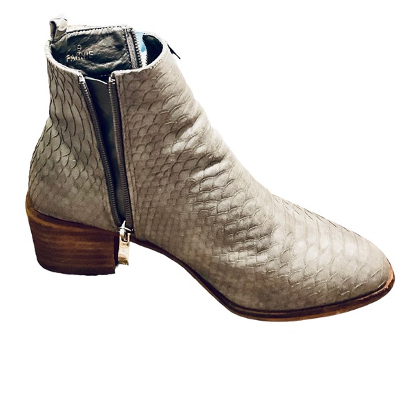 LAST CHANCE Catherine Malandrino Vegan Leather Snakeskin Double Zip Bootie - Picture 10 of 13